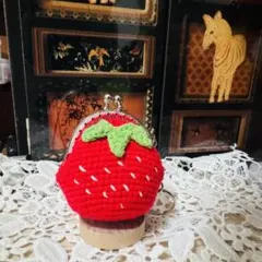 ハンドメイド モチーフ がま口 いちご 手編みポーチ 小銭入れ