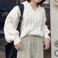 ルーズケーブルニット