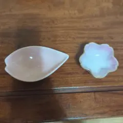 葉型と花型の小皿セット