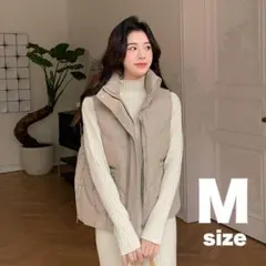 ダウンベスト　ショート　M ベージュ　軽量　防寒　インナー　前開き　ベスト