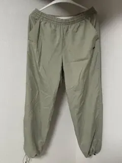 フィラ スポーツウェア ワンポイントロゴ刺繍 クロップド シャカシャカ