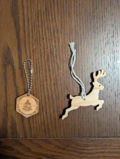 クリスマスツリーとトナカイの木製チャーム