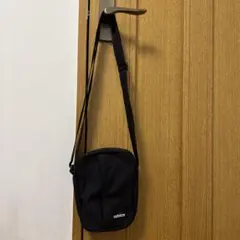 adidasミニショルダーバッグ