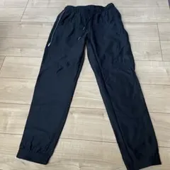 Under Armour 黒 ジャージパンツ