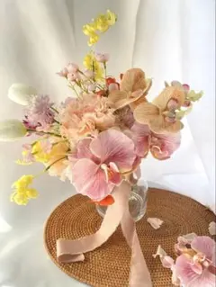 チューリップと胡蝶蘭の淡色ブーケ｜前撮り・ウェディング・韓国風