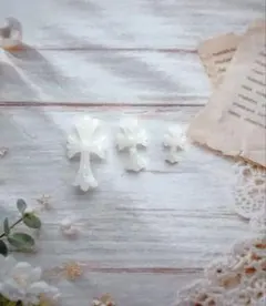 ラメ入りホワイト クロス型 ネイルパーツ 3個セット