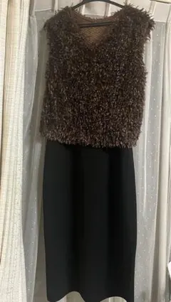 ファー付きノースリーブワンピース
