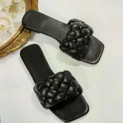 フラット編み込みサンダル