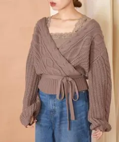 w closet ケーブル編みカシュクールニット