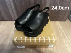 emmi エミオープントゥサンダル　ブラック 24.0cmのサムネイル
