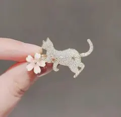 猫 桜 コサージュ ブローチ ラインストーン ゴールド キラキラ 春アクセ