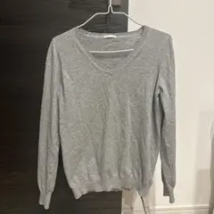 グレー Vネック 長袖ニット