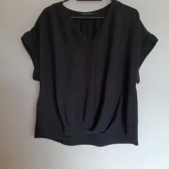INGNI ブラック Vネック Tシャツ