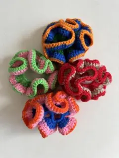 ハンドメイド　ニットシュシュ