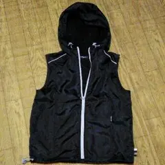 ★コムサイズム　フード付きベスト　１５０★