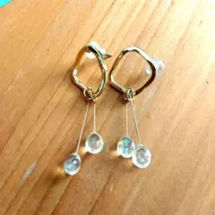 ゴールドフープクリアビーズピアス