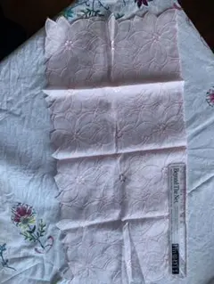 Beyond The Net 花柄刺繍ハンカチ ピンク