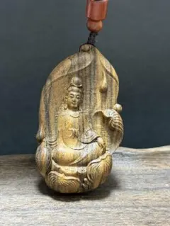 관음 보살 나무 조각 펜던트 불상 액막이 연기물 천연목 끈 첨부