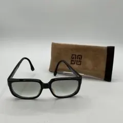 M*a様 GIVENCHY CLASSIC ジバンシー クラシック サングラスのサムネイル