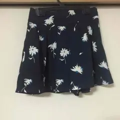 70％off  LOWRYSFARM 花柄キュロット