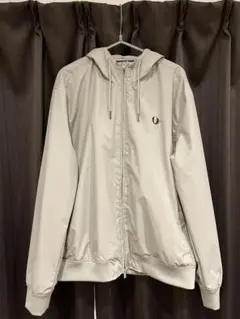 FRED PERRY フード付きナイロンジャケット ベージュ