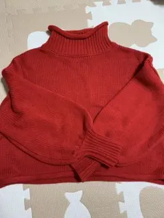 レッド タートルネックセーター Mサイズ　ショート丈