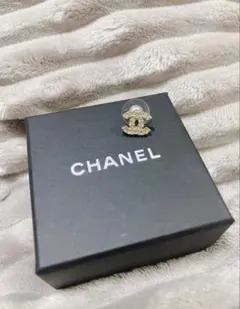 シャネル　ロゴピアス　片耳