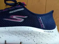 SKECHERS GO WALK ネイビーとピンク 23㌢☆スリップイン☆美品