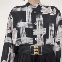 ブラック 黒系 シアー 花柄 オーバーサイズ ロング バンドカラー 柄シャツのサムネイル