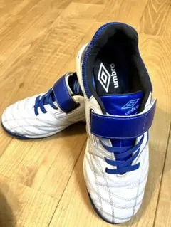 【21.5cm】umbro サッカー トレーニングシューズ マジックテープ