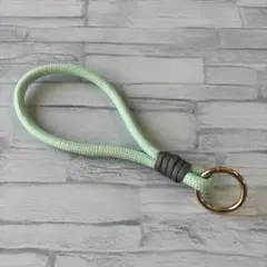 ストラップ　ハンドストラップ　パラコード