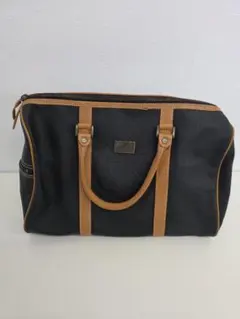 黒と茶色のハンドバッグ