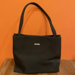 美品 FILA フィラ ナイロントートバッグ ハンドバッグ ブラック メタルロゴのサムネイル