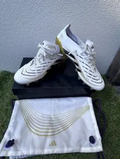 adidas predator ホワイト/ゴールド 収納袋付き