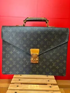 LOUIS VUITTON モノグラム ビジネスバッグのサムネイル