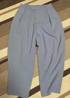 テーパードパンツのサムネイル