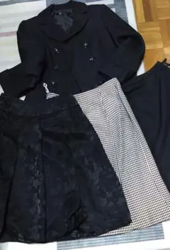 スーツ（スカート３枚）7号サイズ♪