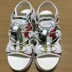 MOZ 花柄サンダル／サイズ/23.5cmのサムネイル