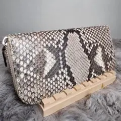 美品】アイソラ isola ダイヤモンドパイソン 長財布 ラウンド