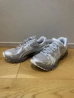 asics GEL-KAYANO 14のサムネイル