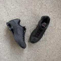 希少サイズ Nike SHOX R4 BLACK 27cmのサムネイル