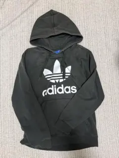 adidas パーカー 現行