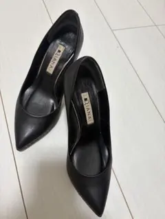 DIANA ブラック ハイヒール ポインテッドトゥ
