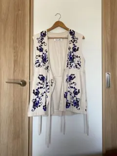 saramallika 刺繍ベスト ベージュ 青