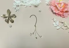 ハンドメイド ゴールド ツイスト イヤーフック パール風ビーズ 揺れる 上品