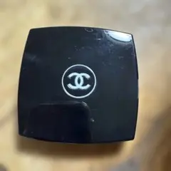 CHANEL アイシャドウパレット