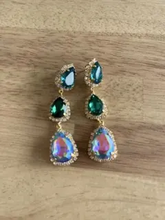 【ウエディング】韓国風エメラルドグリーンのピアス