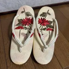 昭和レトロ　花柄刺繍　草履