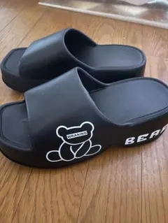 クマ柄サンダル(ブラック)