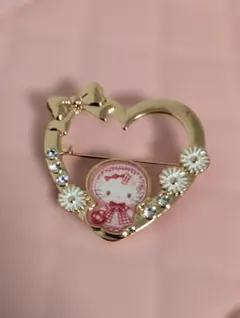 青木美沙子 キティちゃん コラボ しまむら ブローチ